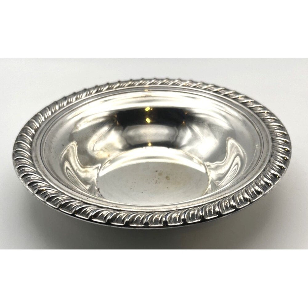 Vintage WM Rogers International Silverplate 6.5” Serving Bowl Ornate Rim